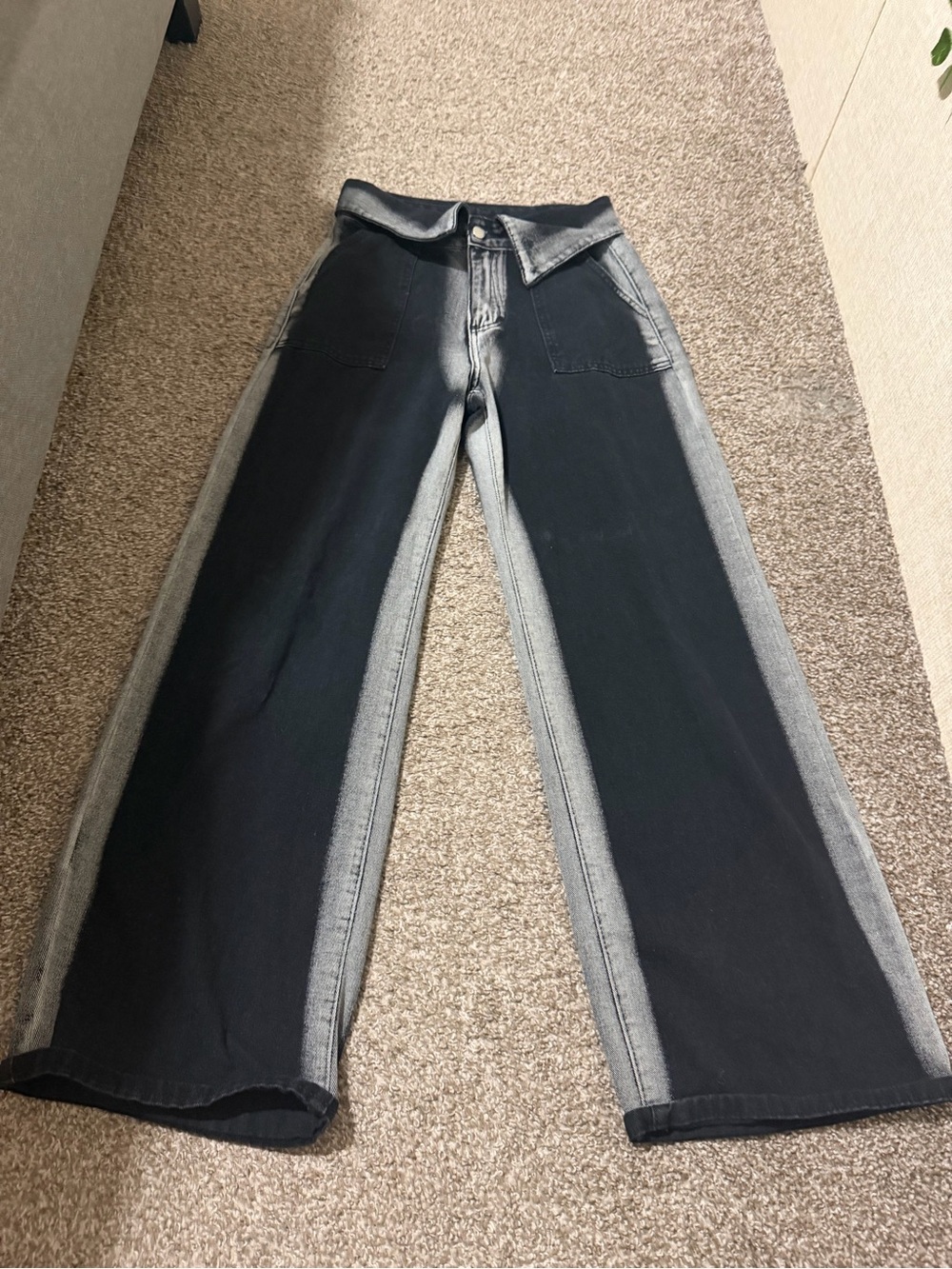 Two-Tone Wide Leg Jeans - Black/Grey